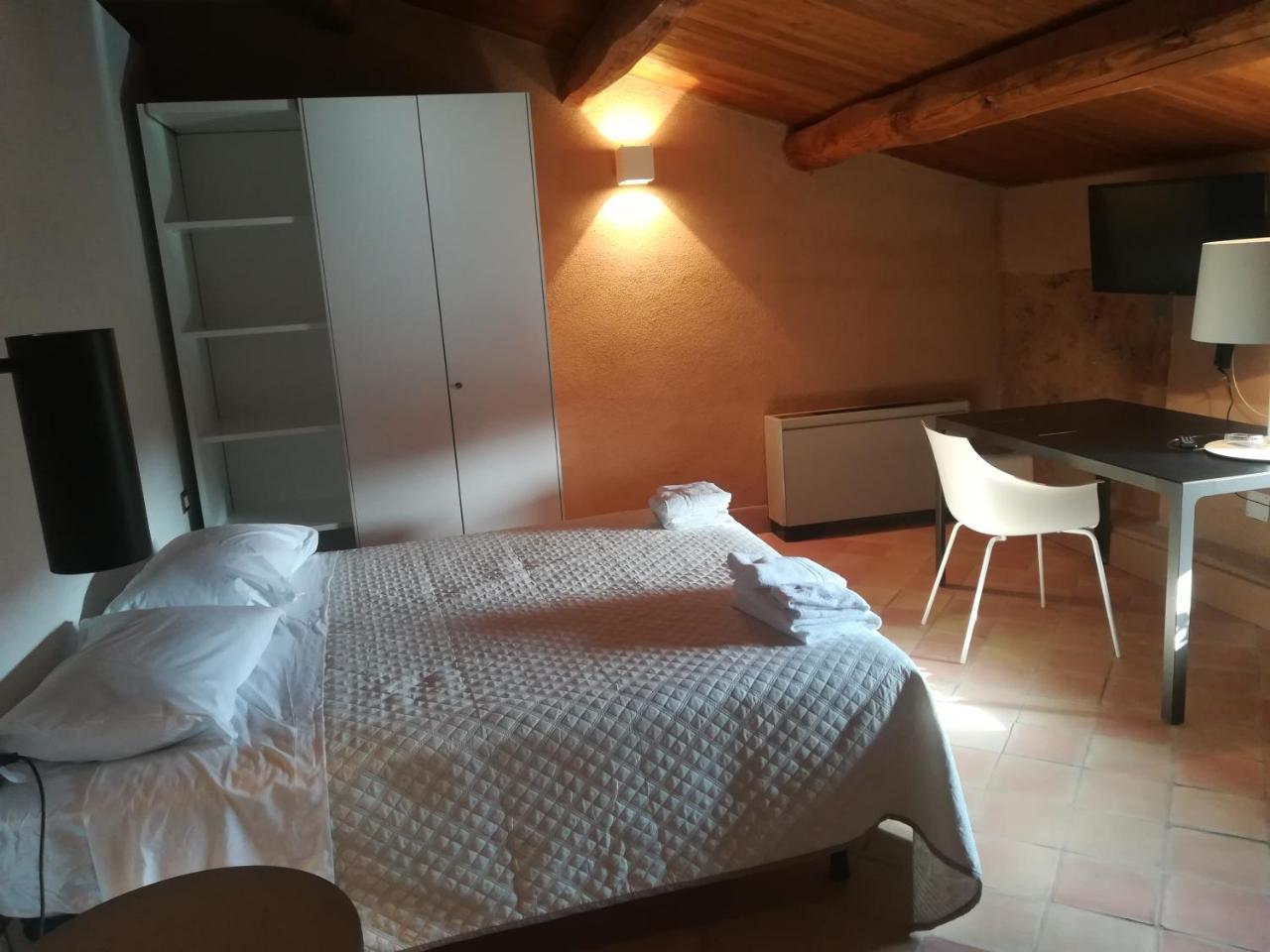 Residenza Palazzo Di Lorenzo Ceraso Bagian luar foto